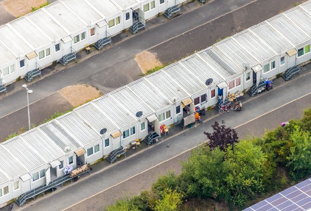 Bochum from the bird's eye view: Container settlement as temporary shelter and reception center for refugees on Emil-Weitz-Strasse in the district Wattenscheid in Bochum in the state North Rhine-Westphalia, Germany