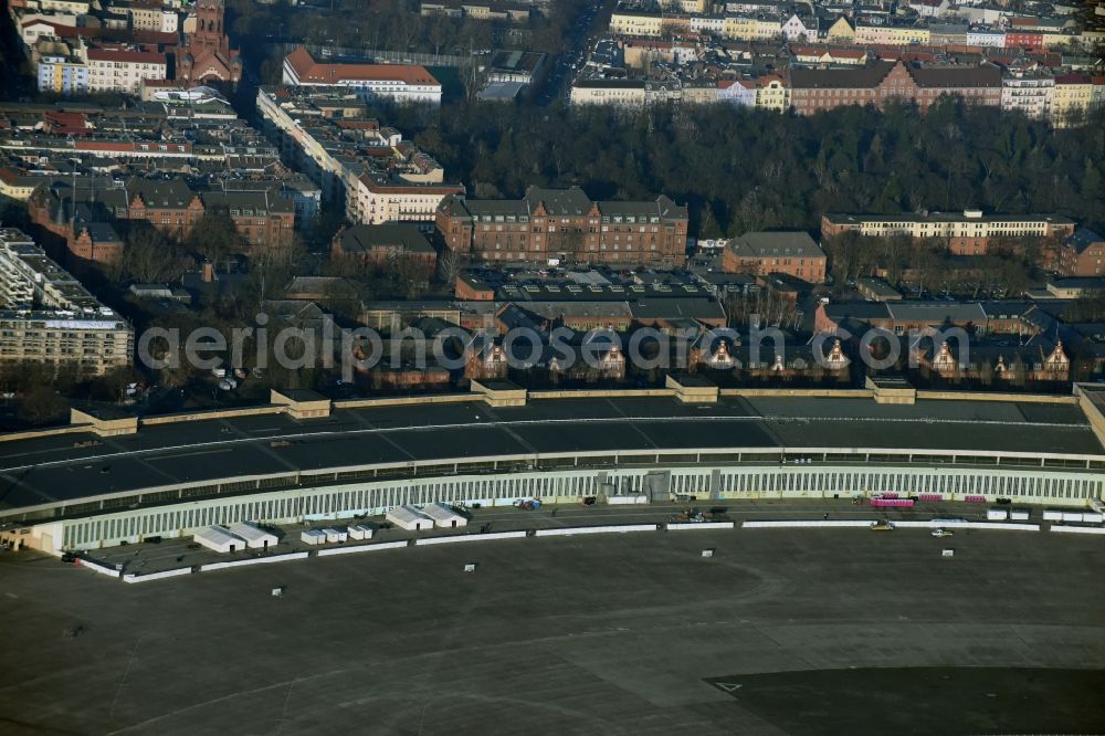 Berlin from the bird's eye view: Refugee - buildings the Senate and the operator Tamaja Social Services GmbH in the hangars of the former Tempelhof Airport in Berlin in Germany