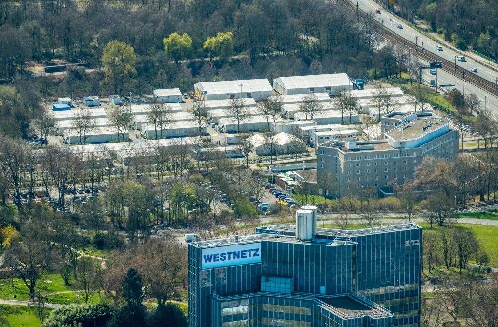 Aerial photograph Dortmund - Refugee's home and asylum lodging tent camp as a temporary accommodation in the Ruhr avenue on the parking bay Buschmuehle in Dortmund in the federal state North Rhine-Westphalia