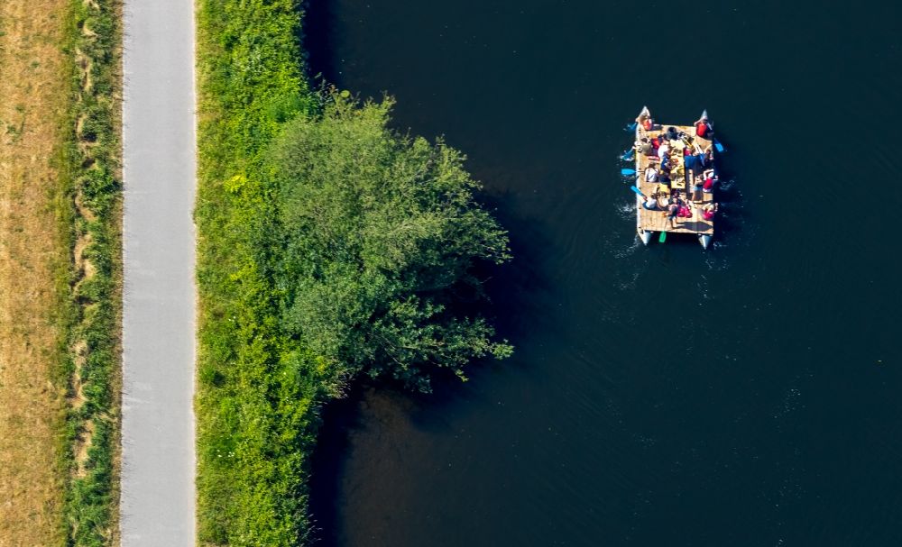 Aerial photograph Hattingen - Raft in Ride on the Ruhr in Hattingen in the state of North Rhine-Westphalia, Germany