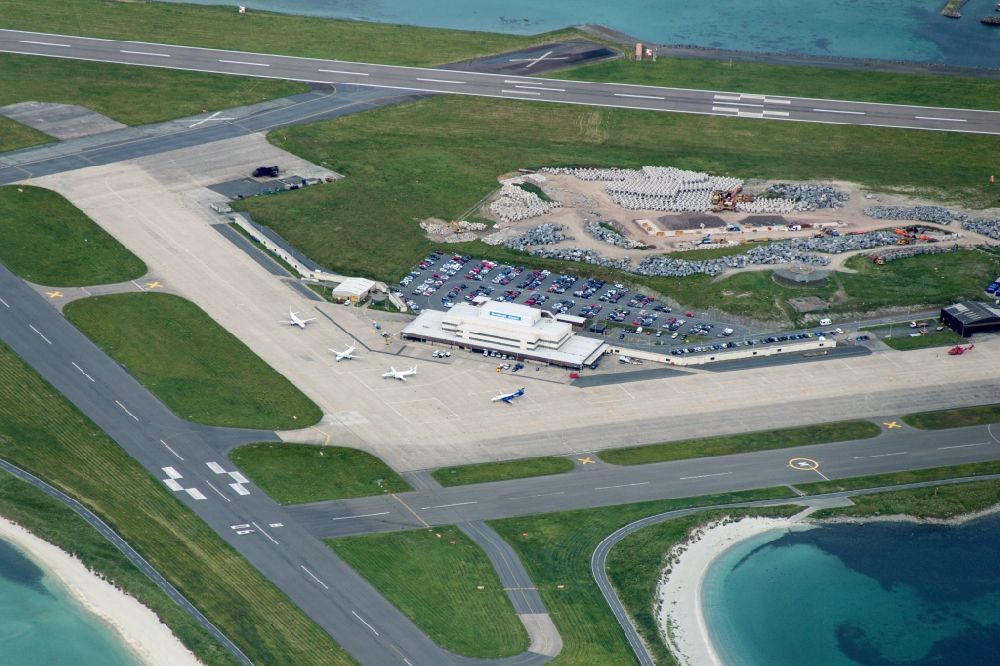 Sumburgh from the bird's eye view: Sumburgh Airport on the Mainland island of Shetland Islands of Scotland in the North Sea