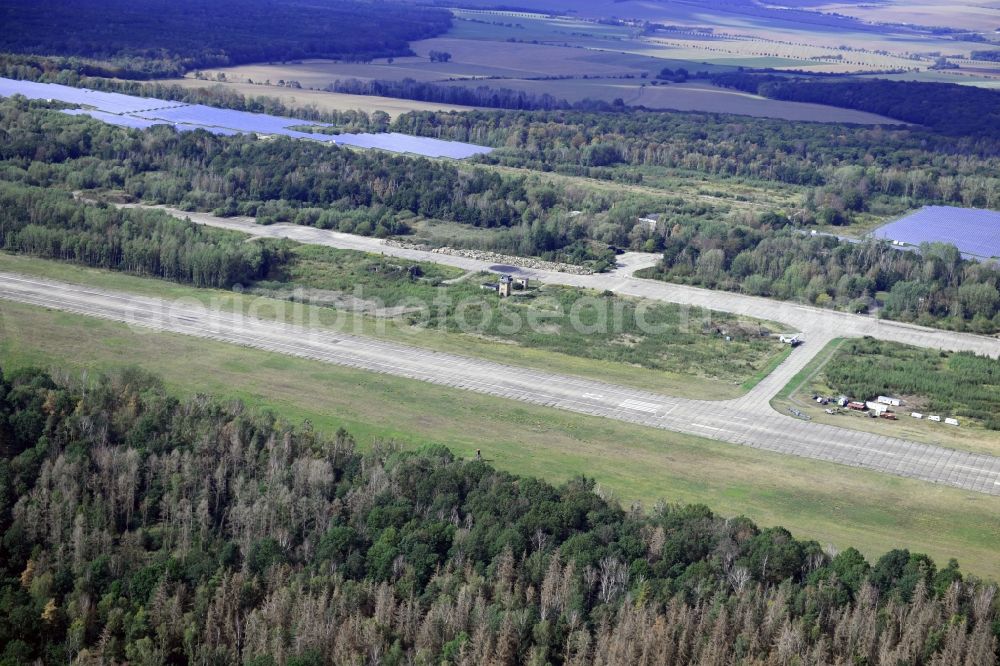 Aerial image Allstedt - Runway with tarmac terrain of airfield in Allstedt in the state Saxony-Anhalt, Germany