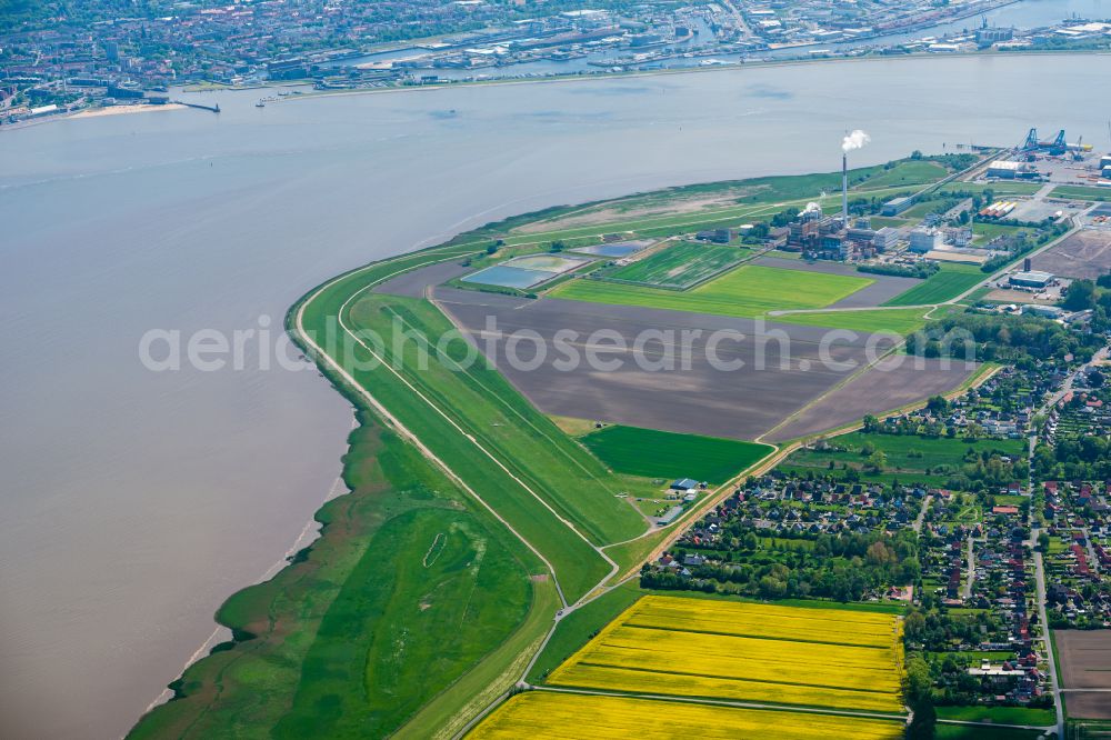 Nordenham from the bird's eye view: Runway with tarmac terrain of airfield Blexen in Nordenham in the state Lower Saxony, Germany