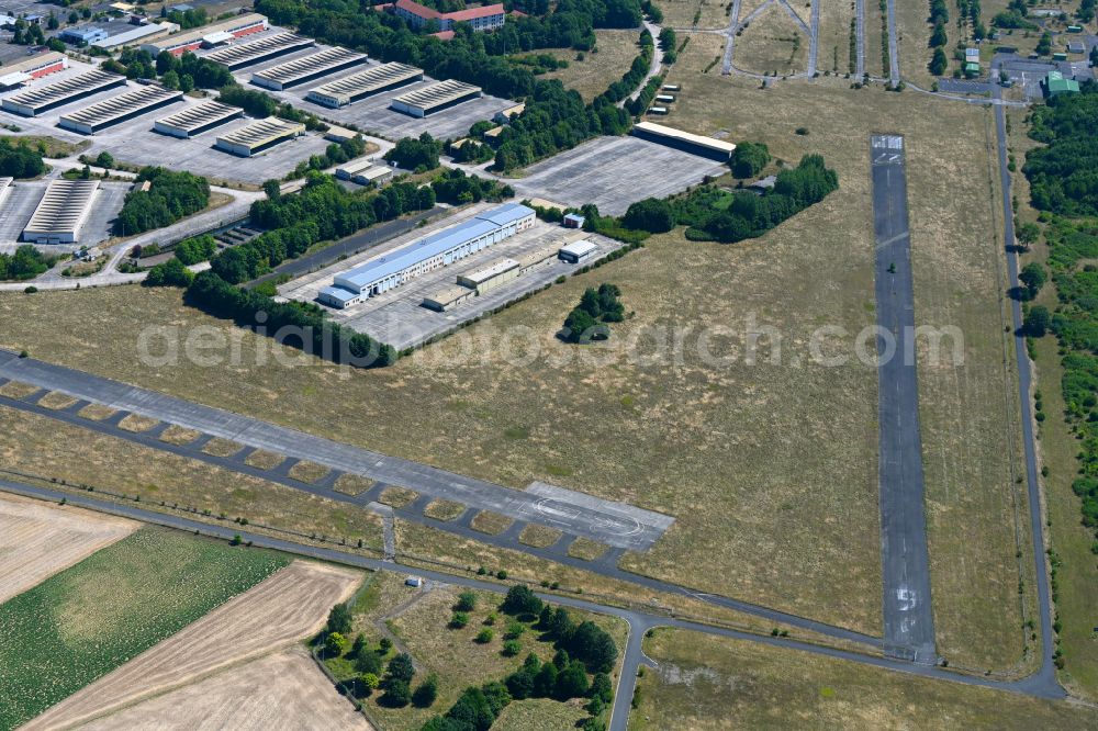 Aerial image Geldersheim - Runway with tarmac terrain of airfield Conn Barracks in Geldersheim in the state Bavaria, Germany