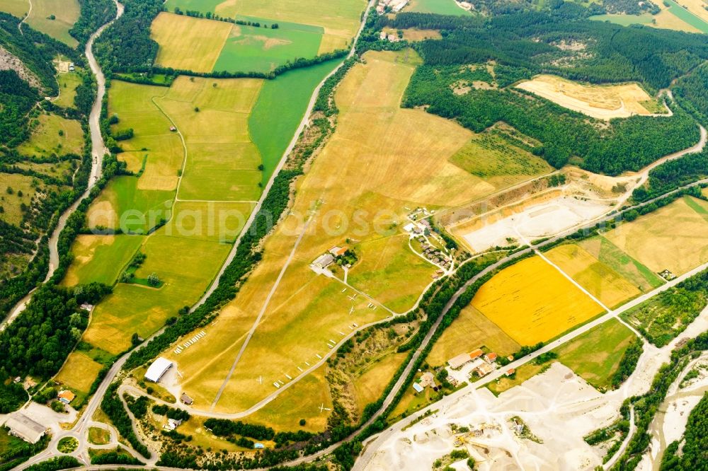 Aerial photograph La Bâtie-Montsaléon - Runway with tarmac terrain airfield of the Eagles Alpine Soaring Academy in La Batie-Montsaleon in Provence-Alpes-Cote d'Azur, France