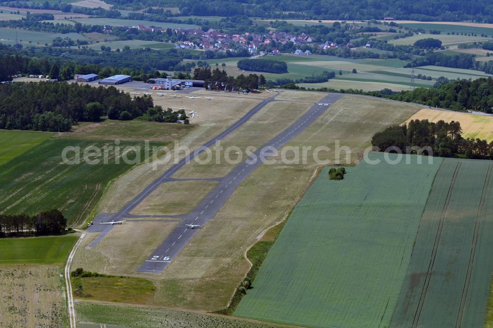 Ebermannstadt from the bird's eye view: Runway with tarmac terrain of airfield Flugplatz Burg Feuerstein EDQE in Ebermannstadt in the state Bavaria, Germany