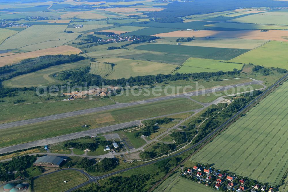 Großenhain from the bird's eye view: Runway with tarmac terrain of airfield Zum Fliegerhorst in Grossenhain in the state Saxony, Germany
