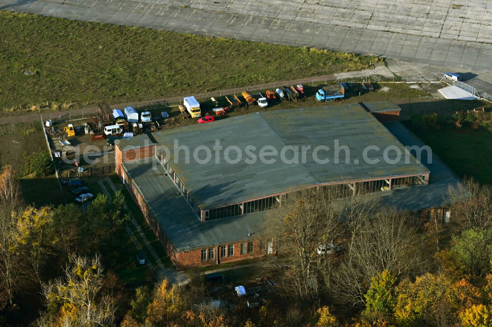 Werneuchen from the bird's eye view: Airfield hangars in the commercial area in Werneuchen in the state Brandenburg, Germany