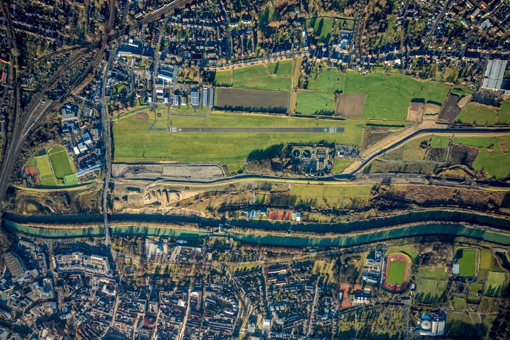Aerial image Hamm (Westfalen) - Runway and taxiway area of the Hamm-Lippewiesen EDLH airfield in the Heessen district of Hamm in the German state of North Rhine-Westphalia