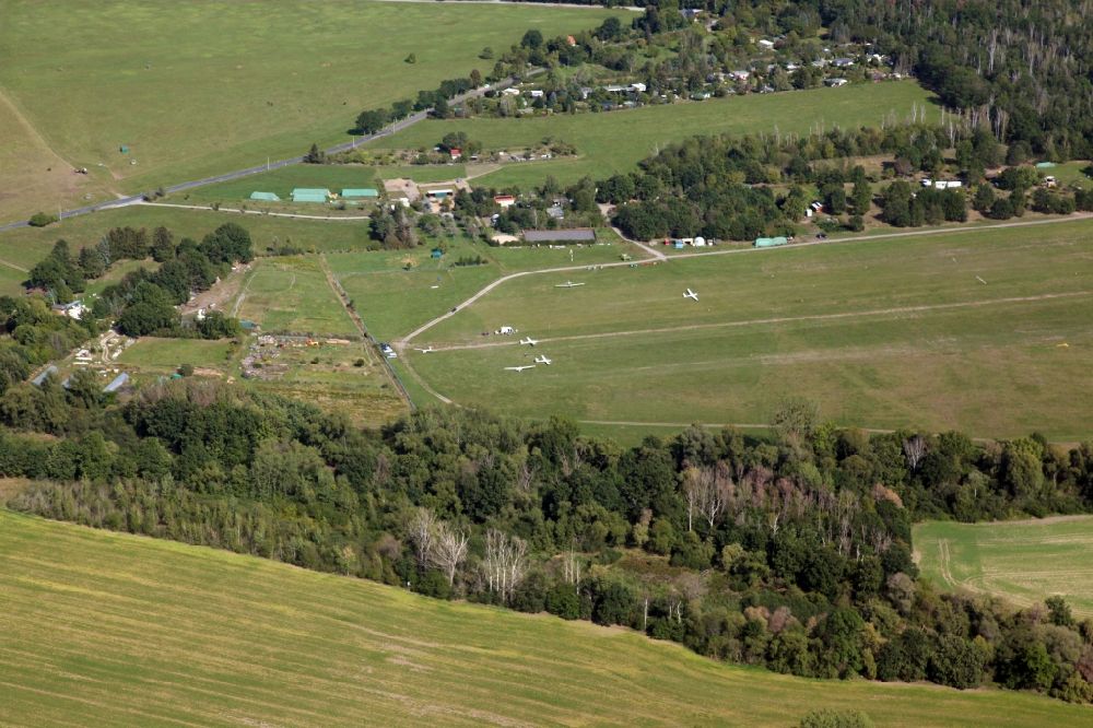 Aerial photograph Pirna - Runway with tarmac terrain of airfield Pirna Pratzschwitz in Pirna in the state Saxony, Germany
