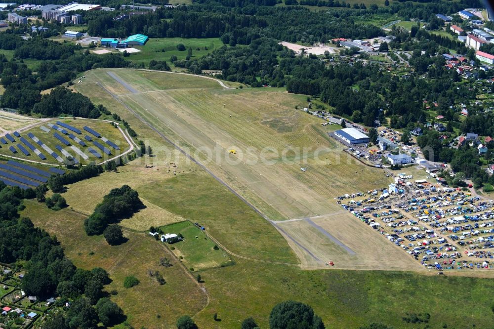 Aerial image Suhl - Runway with tarmac terrain of airfield in the district Goldlauter Heidersbach in Suhl in the state Thuringia, Germany