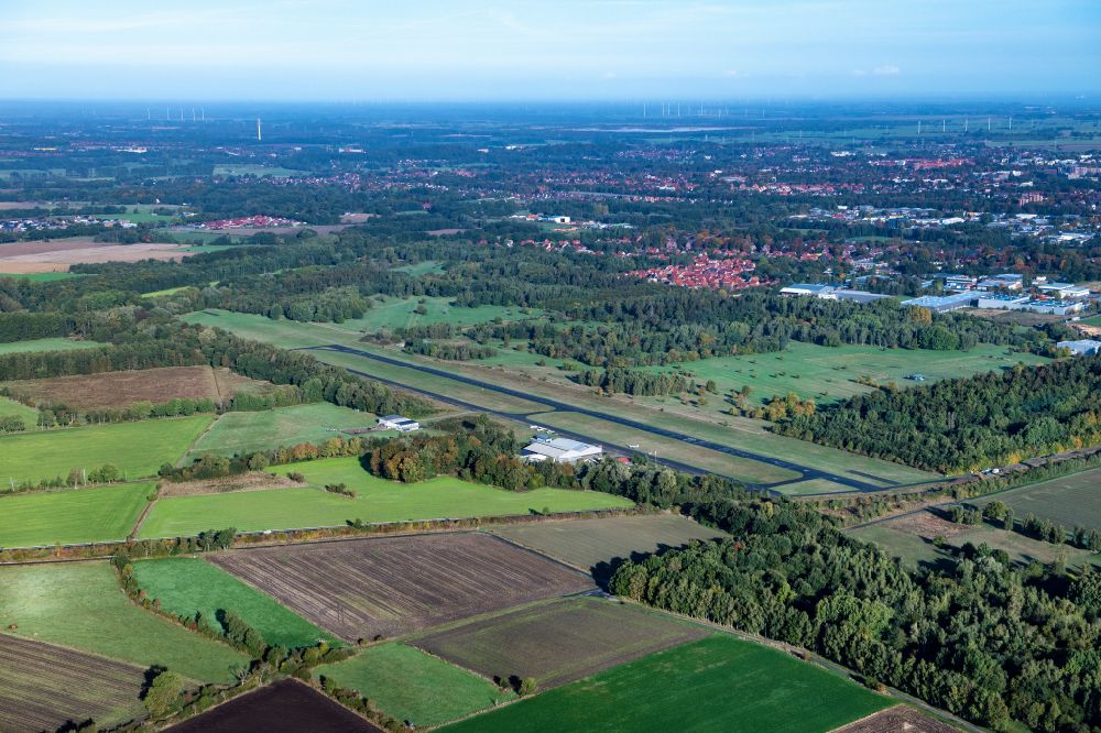 Stade from the bird's eye view: Runway with tarmac terrain of airfield Stade in the state Lower Saxony, Germany