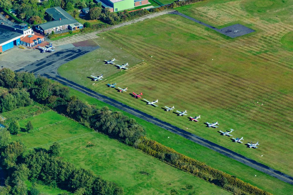 Aerial photograph Wangerooge - Runway with tarmac terrain of airfield in Wangerooge in the state Lower Saxony, Germany