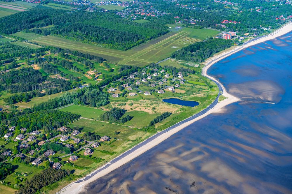 Aerial photograph Wyk auf Föhr - Airfield Wyk in Wyk on the island of Foehr in the state Schleswig-Holstein, Germany