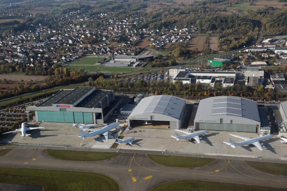 Aerial image Hésingue - Aircraft maintenance facilities and JetAviation Amac Aerospace at the airport of Euro Airport Basel-Mulhouse-Freiburg in Saint-Louis in France