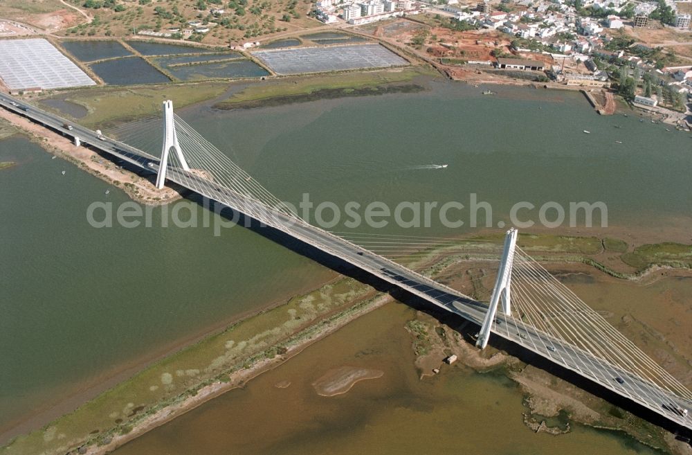 Portimao from the bird's eye view: River - bridge construction of Arade on Estrada Nacional 125 in Portimao in Faro, Portugal