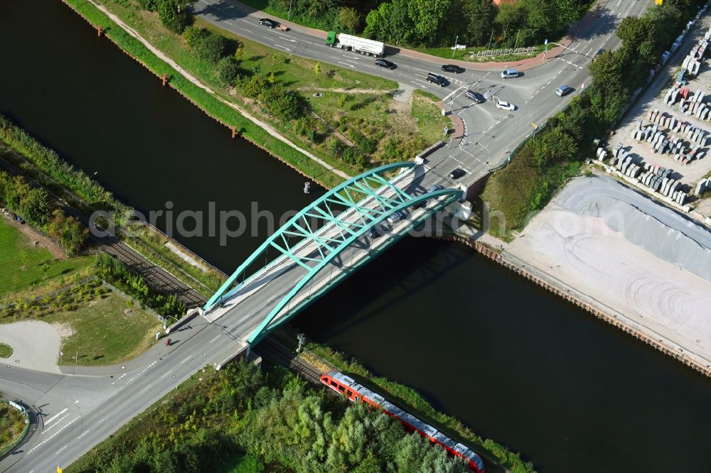 Aerial image Lauenburg/Elbe - River - bridge construction over the Elbe-Luebeck-Kanal in Lauenburg/Elbe in the state Schleswig-Holstein, Germany