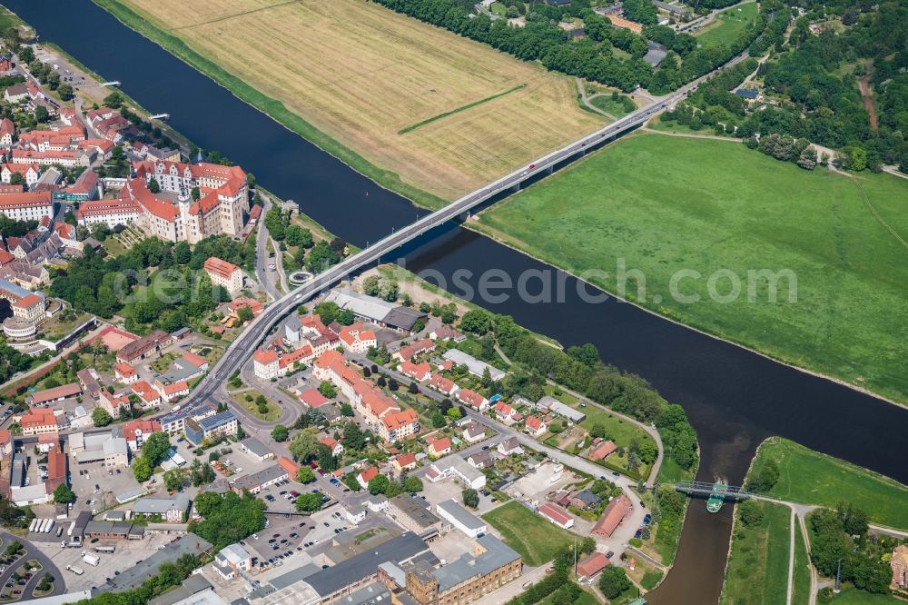 Aerial photograph Torgau - River - bridge construction above the river Elbe in Torgau in the state Saxony, Germany