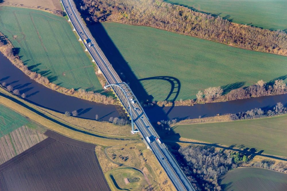 Plötzkau from the bird's eye view: River - bridge construction of A14 over river Saale in Ploetzkau in the state Saxony-Anhalt
