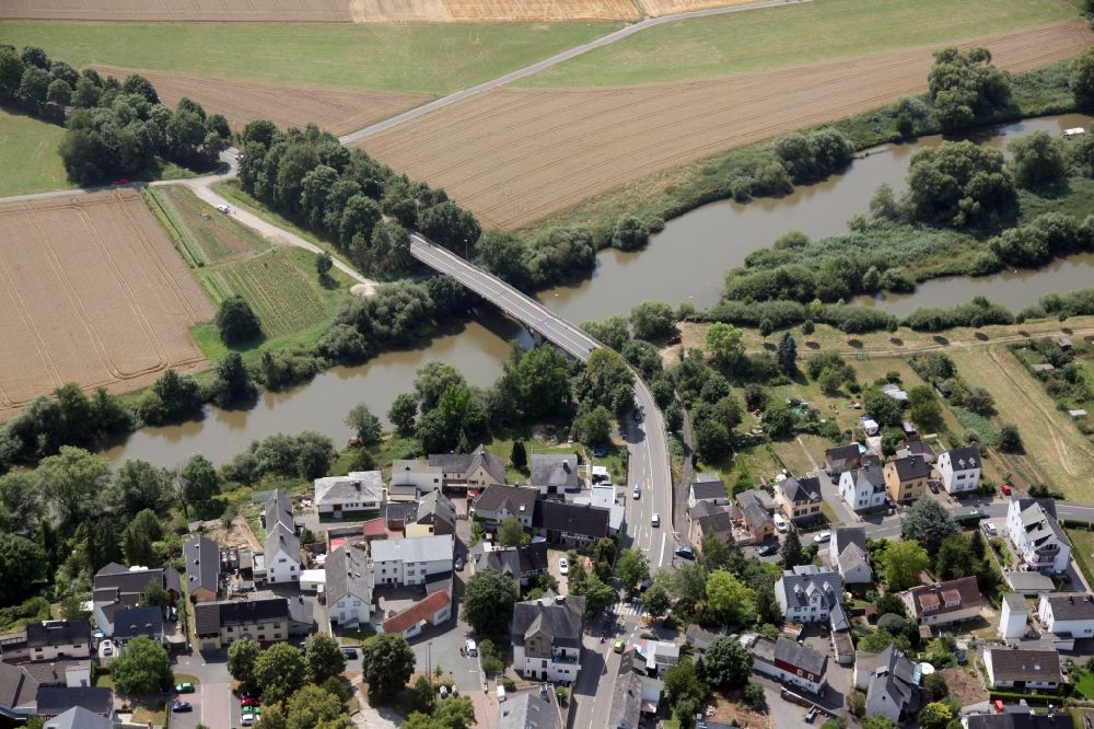 Aerial photograph Limburg an der Lahn - River - bridge construction over the Lahn in Limburg an der Lahn in the state Hesse, Germany