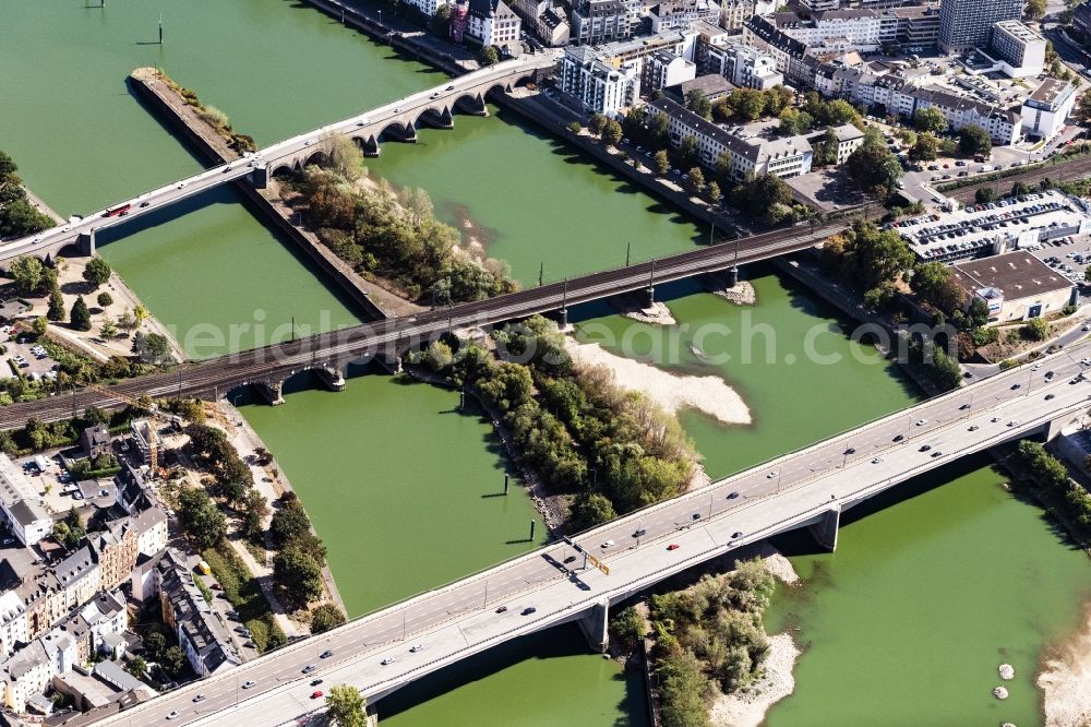 Koblenz from the bird's eye view: River - bridge construction over the Mosel in Koblenz in the state Rhineland-Palatinate, Germany
