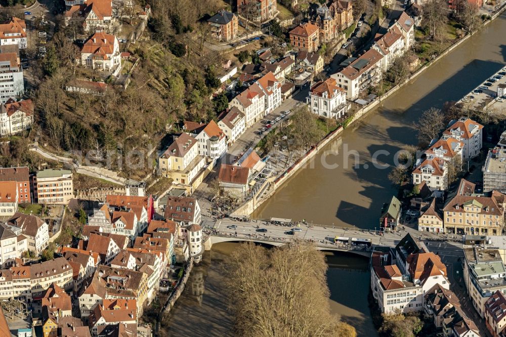 Tübingen from the bird's eye view: River - bridge construction of Eberhardsbruecke in Tuebingen in the state Baden-Wurttemberg, Germany