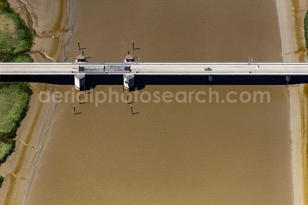 Aerial image Karolinenkoog - River - bridge construction Eiderbruecke bei Toenning in Karolinenkoog in the state Schleswig-Holstein, Germany