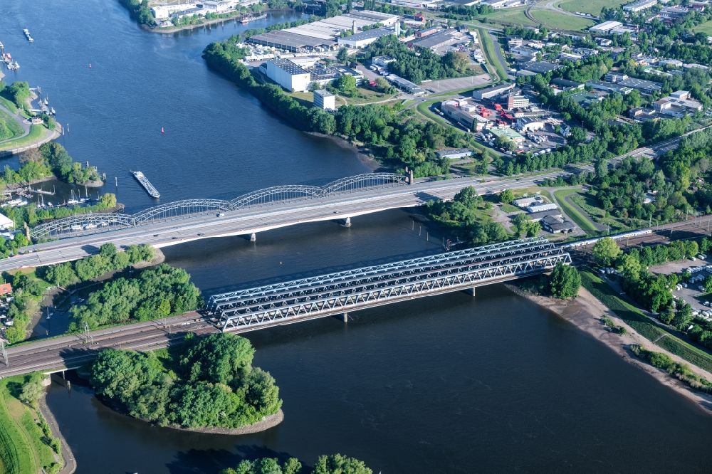 Aerial photograph Hamburg - River - bridge structure Elbbruecken - Norderelbbruecke on the banks of the Elbe in Hamburg