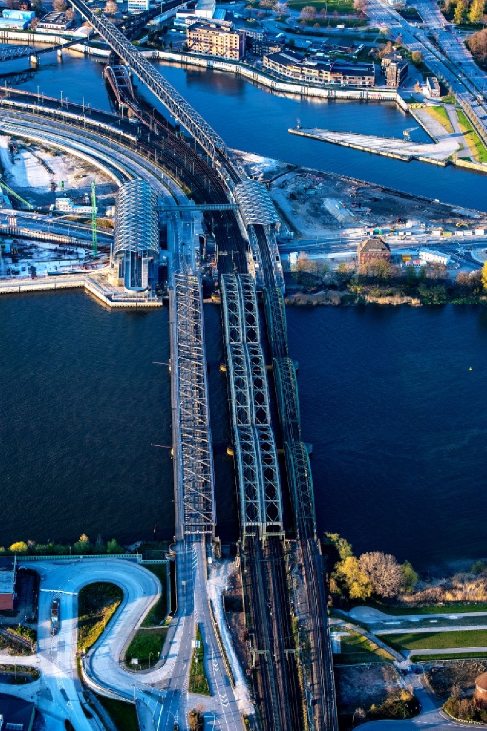 Aerial photograph Hamburg - River - bridge structure Elbbruecken - Norderelbbruecke on the banks of the Elbe in Hamburg, Germany