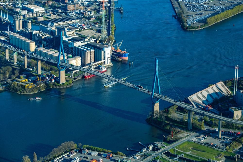 Aerial image Hamburg - River - bridge construction Koehlbrandbruecke on Koehlbrandbrueckenlauf over the port Rugenberger Hafen in the district Steinwerder in Hamburg, Germany