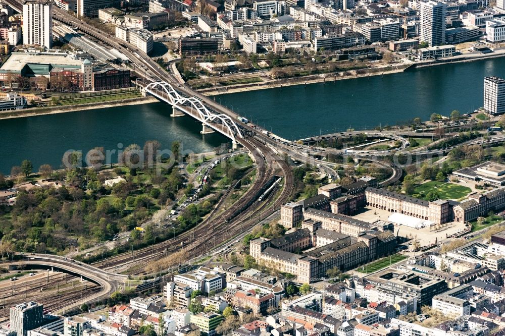Aerial photograph Mannheim - River - bridge construction Konrad-Adenauer-Bruecke ueber den Rhein in Mannheim in the state Baden-Wurttemberg, Germany