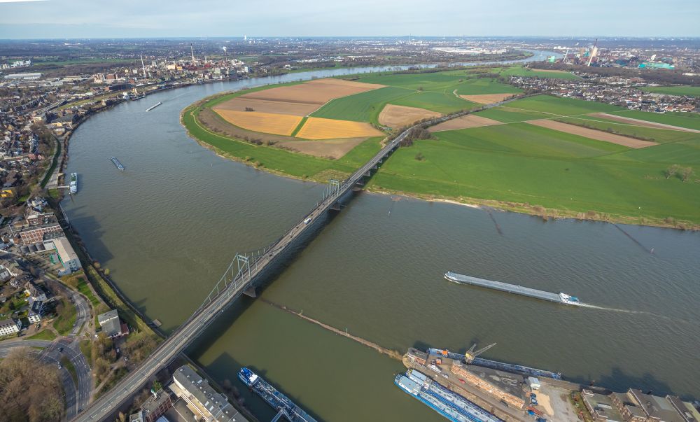 Aerial image Krefeld - River - bridge construction Rheinbruecke Krefeld-Uerdingen across the Rhein in the district Duisburg Sued in Krefeld in the state North Rhine-Westphalia, Germany