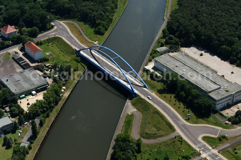 Genthin from above - Blue Steel Bridge across the Elbe-Havel-Canal in the Northeast of Genthin in the state of Saxony-Anhalt. The federal road B1 takes its course across the blue steel arc bridge