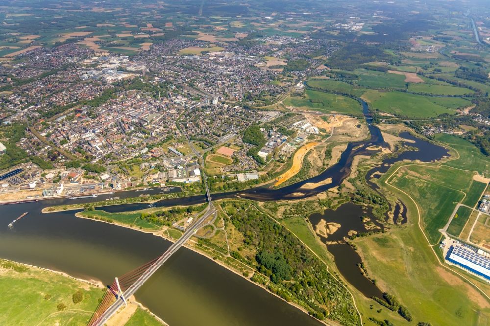 Aerial photograph Wesel - River delta and estuary of the Lippe and Rhine with Niederrheinbruecke near Wesel in the state North Rhine-Westphalia, Germany
