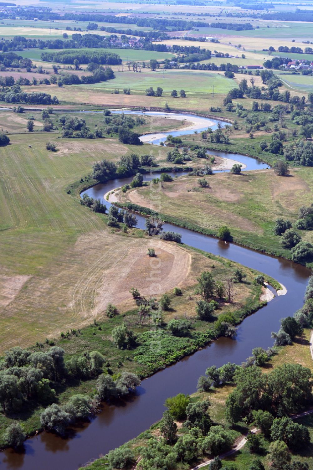 Aerial image Laußig - Meandering, serpentine curve of river of Mulde in Laussig in the state Saxony, Germany