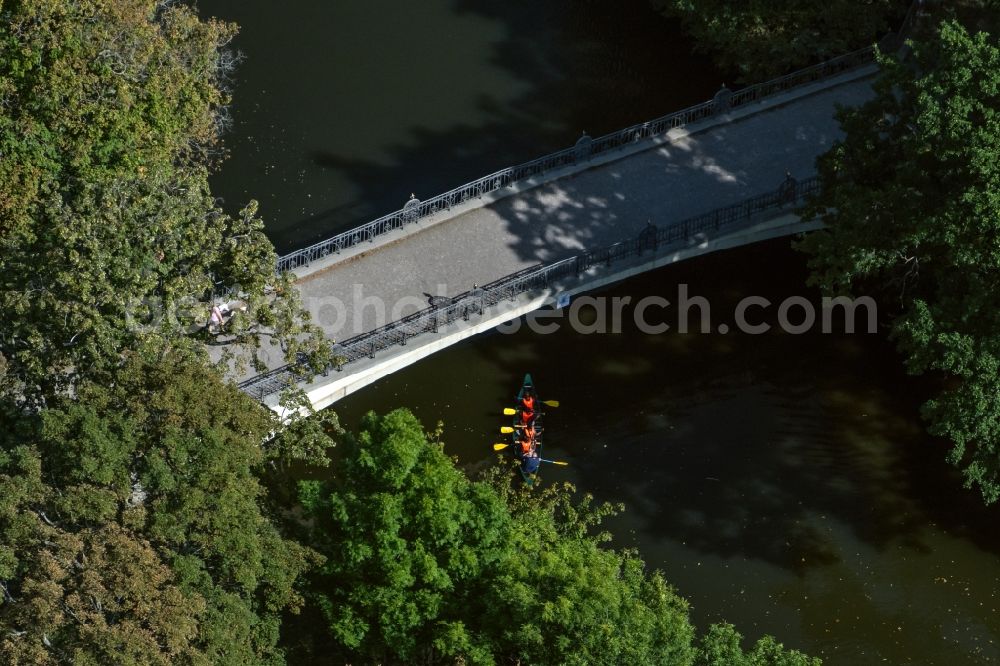 Aerial photograph Leipzig - River - bridge structure to cross the Weissen Elster Am Elsterwehr in the district Lindenau in Leipzig in the state Saxony, Germany