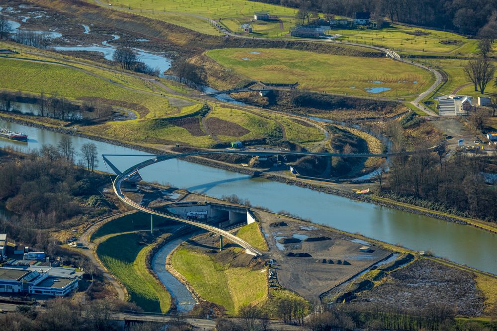 Castrop-Rauxel from the bird's eye view: River bridge structure Cassurker Schwinge for crossing the Rhine-Herne Canal - Emscher on Wartburg-Stiftung Eisenachstrasse in Castrop-Rauxel in the Ruhr area in the state North Rhine-Westphalia, Germany