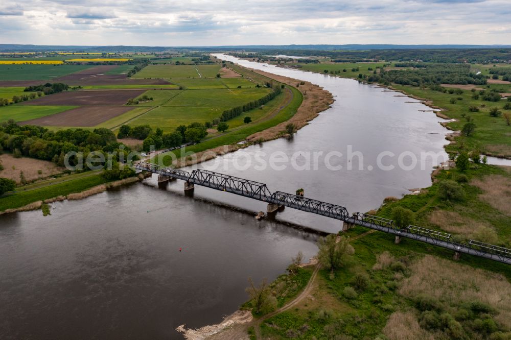 Siekierki from the bird's eye view: River - bridge construction Europabruecke about the Oder in Siekierki in Woiwodschaft Westpommern, Poland