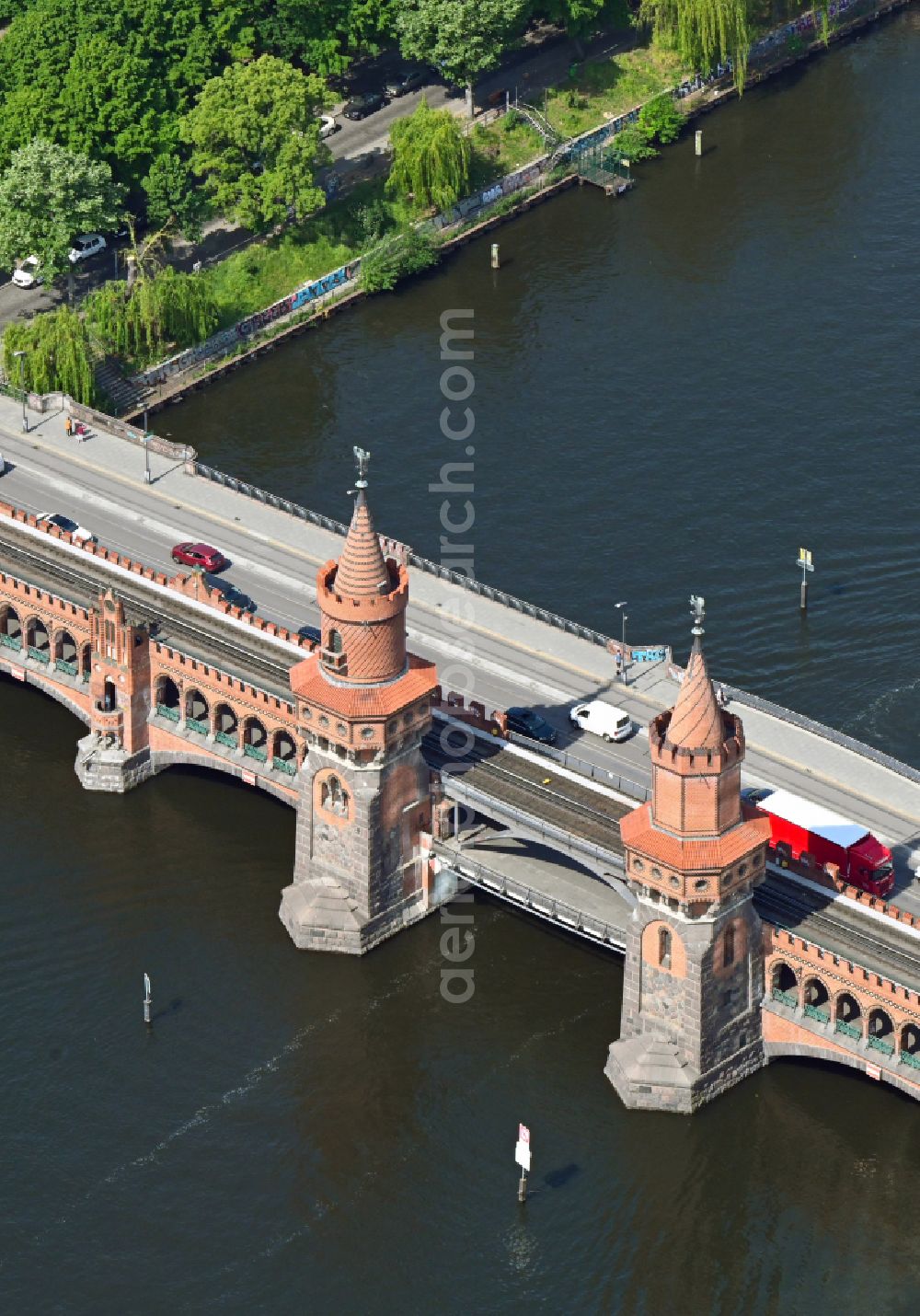 Aerial image Berlin - River - bridge construction Oberbaumbruecke in the district Friedrichshain in Berlin, Germany