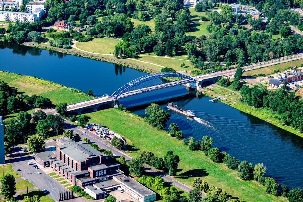 Aerial image Magdeburg - River bridge structure Sternbruecke to cross the Elbe in Magdeburg with the inland waterway vessel Status Quo II in the state Saxony-Anhalt, Germany