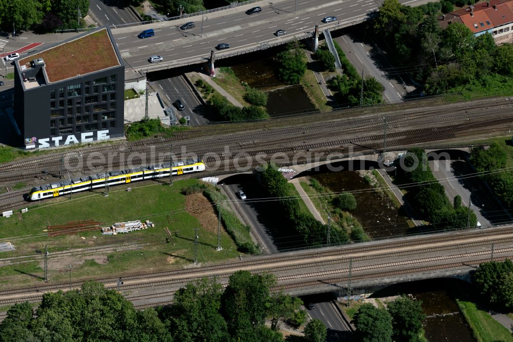 Aerial photograph Freiburg im Breisgau - River - bridge constructions about the Dreisam in the district Wiehre in Freiburg im Breisgau in the state Baden-Wuerttemberg, Germany