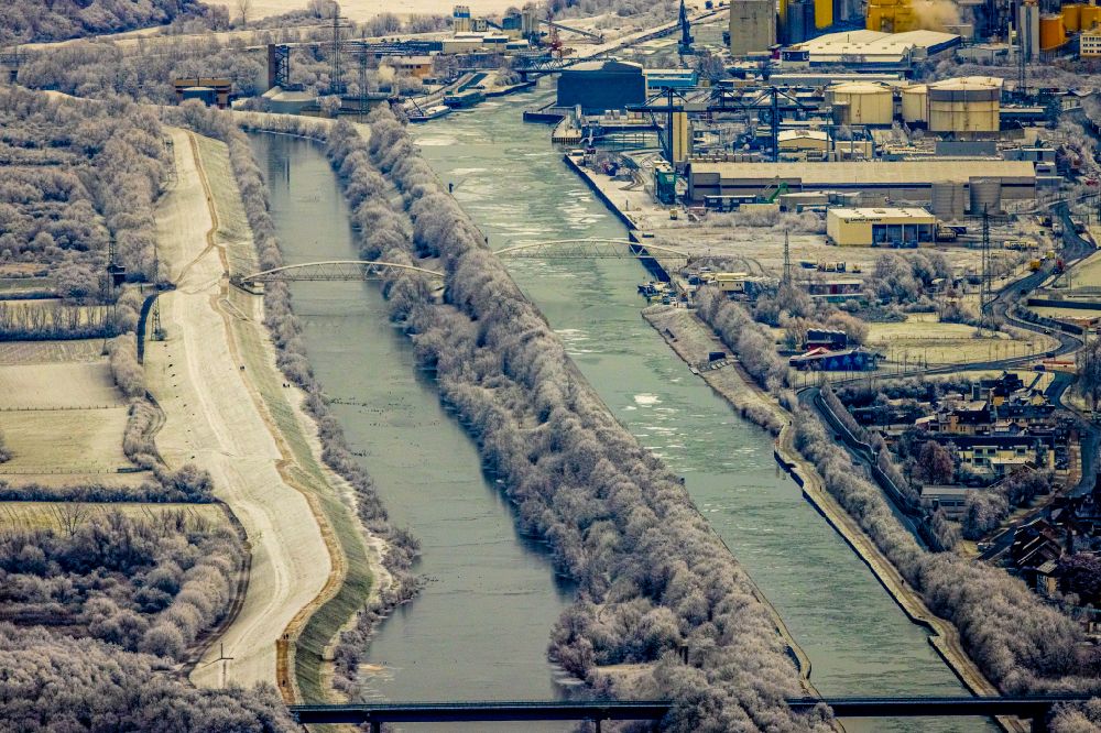 Aerial photograph Hamm - Inland shipping waterway of the river course of Lippe and Datteln-Hamm-Kanal on street Faehrstrasse in Hamm in the state North Rhine-Westphalia, Germany