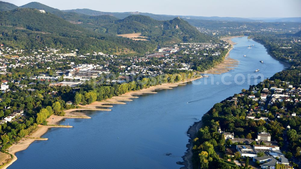 Königswinter from the bird's eye view: River course of the Rhine at low water Koenigswinter in the state North Rhine-Westphalia, Germany