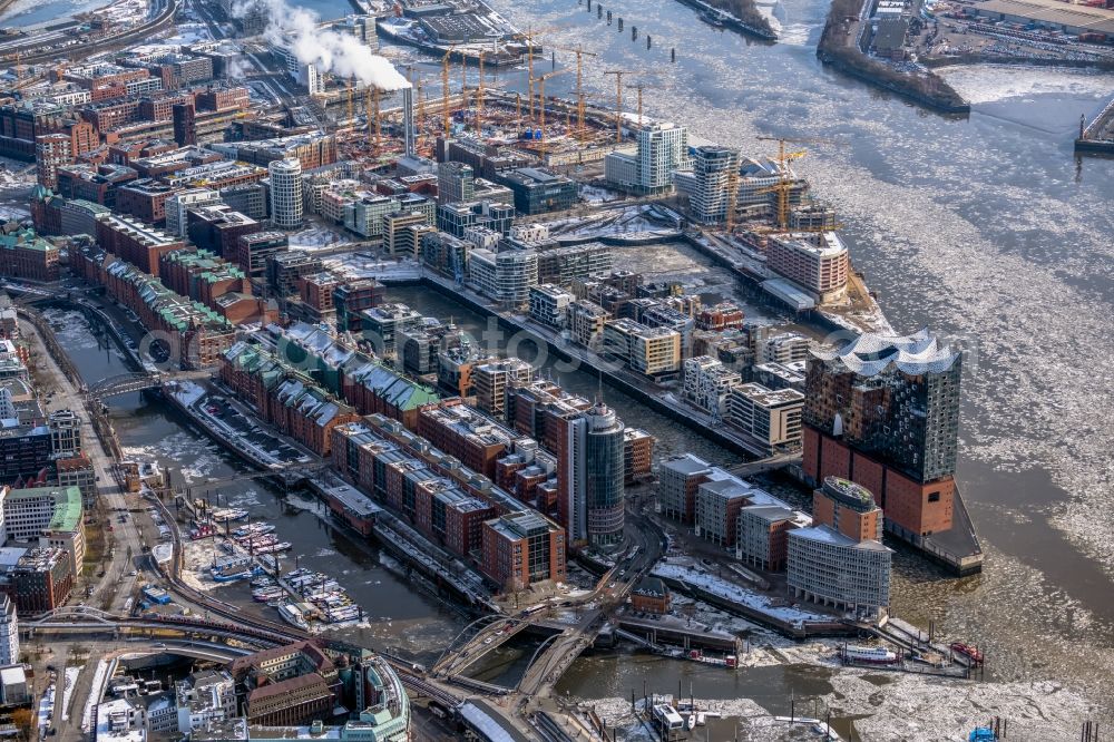 Hamburg from the bird's eye view: City center in the downtown area on the banks of river course of Elbe on Speicherstadt in the district HafenCity in Hamburg, Germany