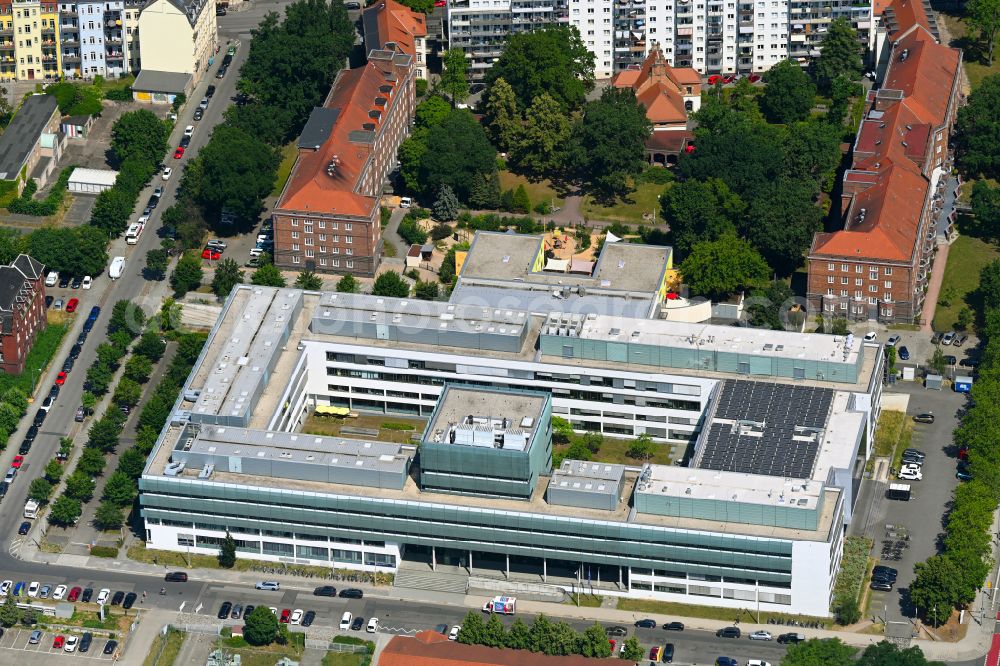 Aerial image Dresden - Research building and office complex CRTD Zentrum fuer Regenerative Therapien on street Fetscherstrasse in the district Johannstadt in Dresden in the state Saxony, Germany