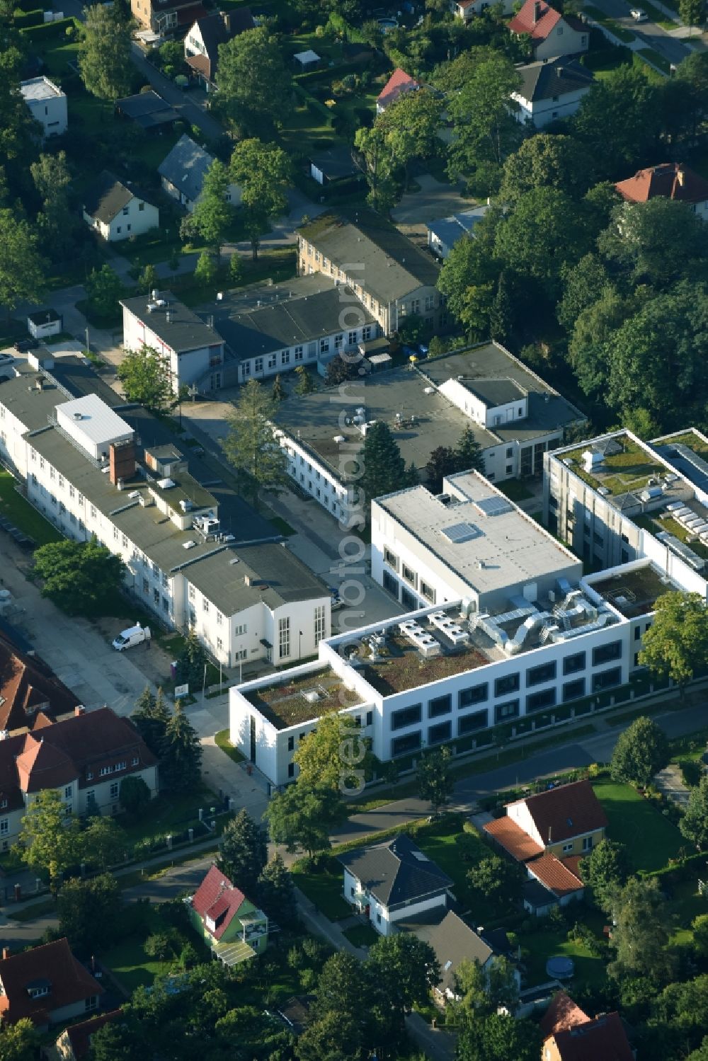Teltow from above - Research building and office complex of Fraunhofer-Institut fuer Angewondte Polymerforschung IAP, Forschungsbereich Polymermaterialien and Composite PYCO and of Institut fuer Biomaterialforschung of Helmholtz-Zentrums Geesthacht on Kontstrasse and Schillerstrasse in Teltow in the state Brandenburg, Germany