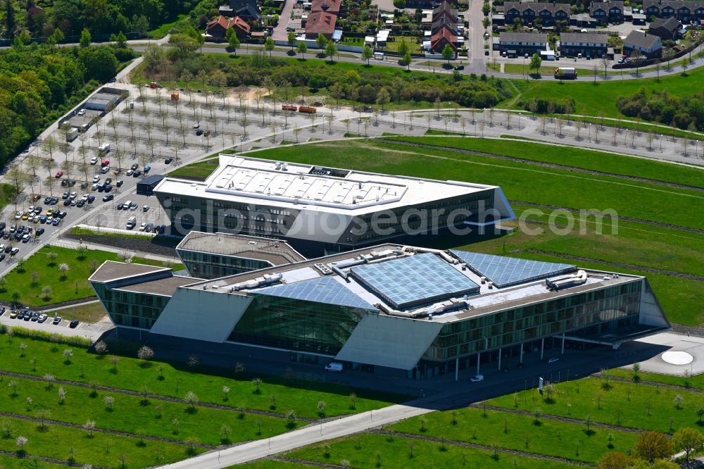 Aerial photograph Wolfsburg - Research building and office complex MobileLifeCampus on street Hermann-Muench-Strasse in the district Hageberg in Wolfsburg in the state Lower Saxony. Information technology is located in the building of Volkswagen AG