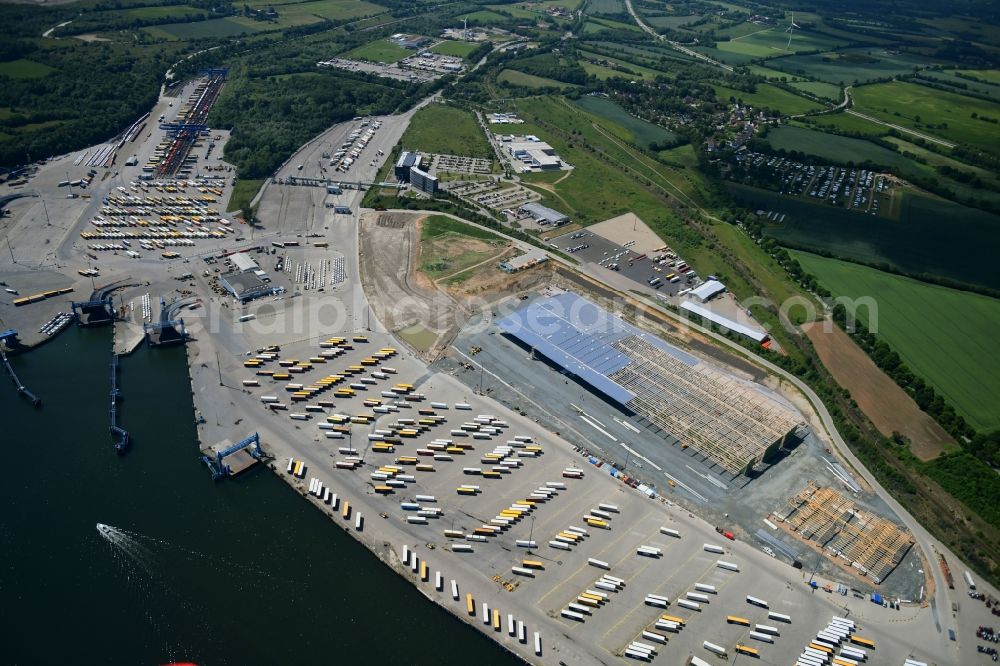 Aerial image Travemünde - Construction site of building complex and distribution center on the site of Terminal Skandinavienkai in the district Ivendorf in Travemuende in the state Schleswig-Holstein, Germany