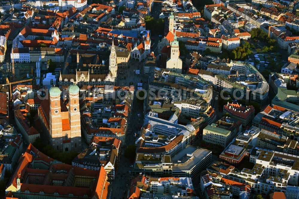 Aerial photograph München - Church building of the Frauenkirche in the old town in Munich in the state Bavaria, Germany