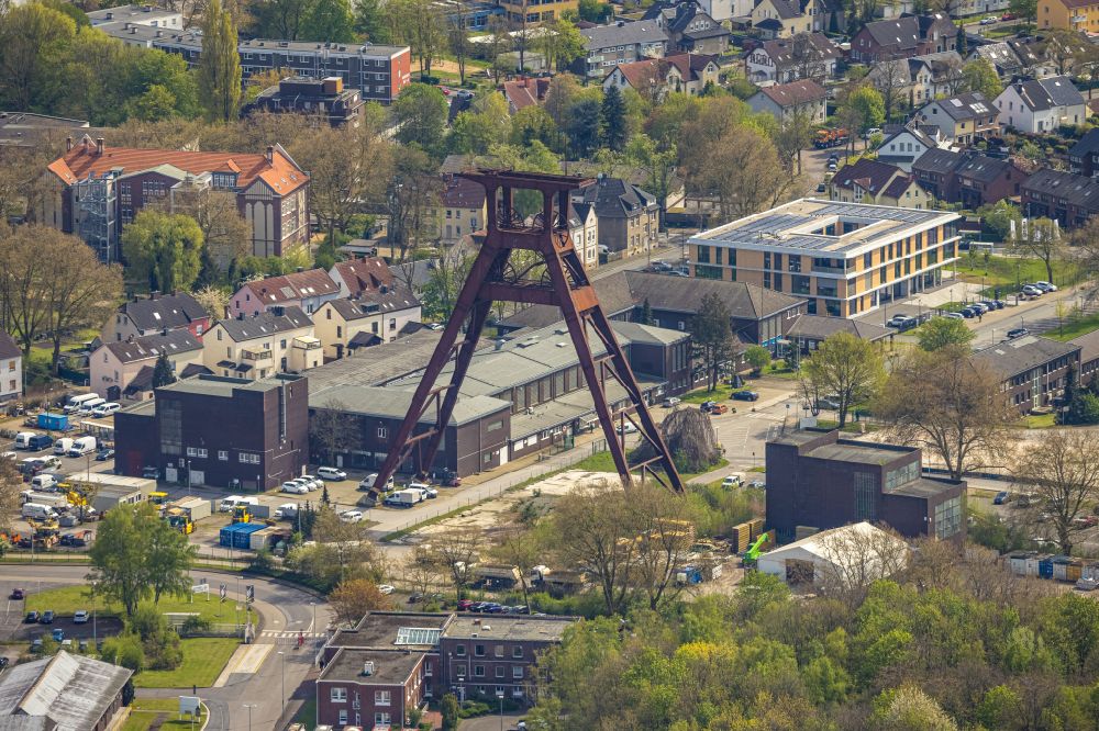 Aerial image Wanne-Eickel - Conveyors and mining pits at the headframe Zeche Pluto 2/3/7 on street Thiesstrasse in Wanne-Eickel at Ruhrgebiet in the state North Rhine-Westphalia, Germany